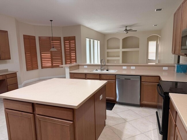 Building Photo - 2218 SW Panther Trce