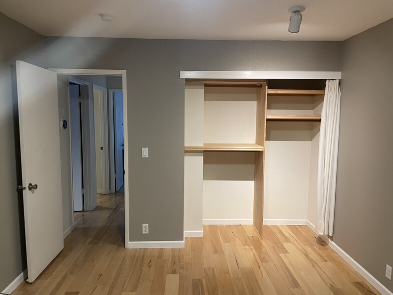 Building Photo - 2314 Amapola Dr