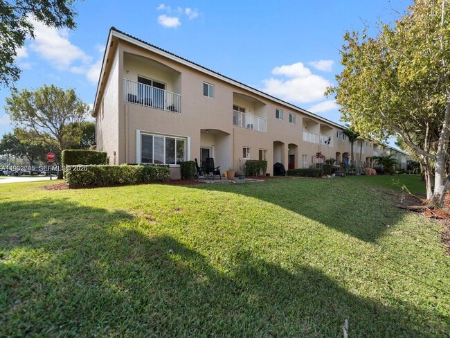 Building Photo - 2467 SE 19th St