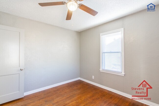 Building Photo - 2524 Prentice NW