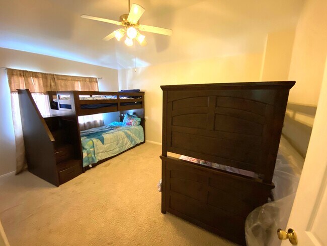 Building Photo - 3806 Shady Harbor Dr