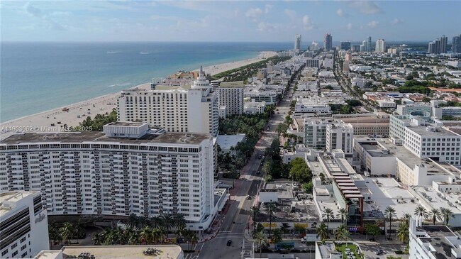 Building Photo - 100 Lincoln Rd