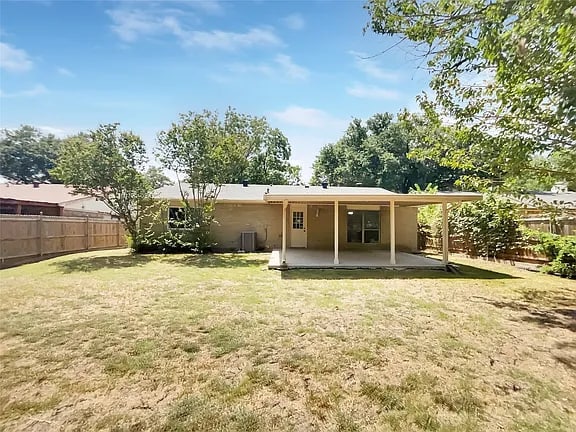 Building Photo - 6102 Lakecrest Dr