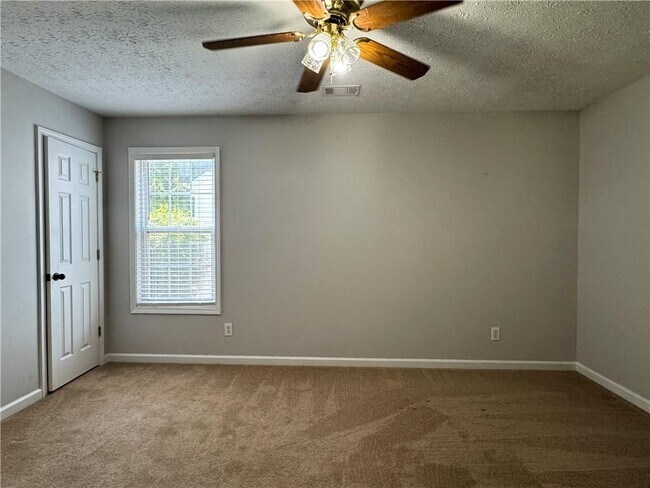 Building Photo - 3331 Serenade Ct