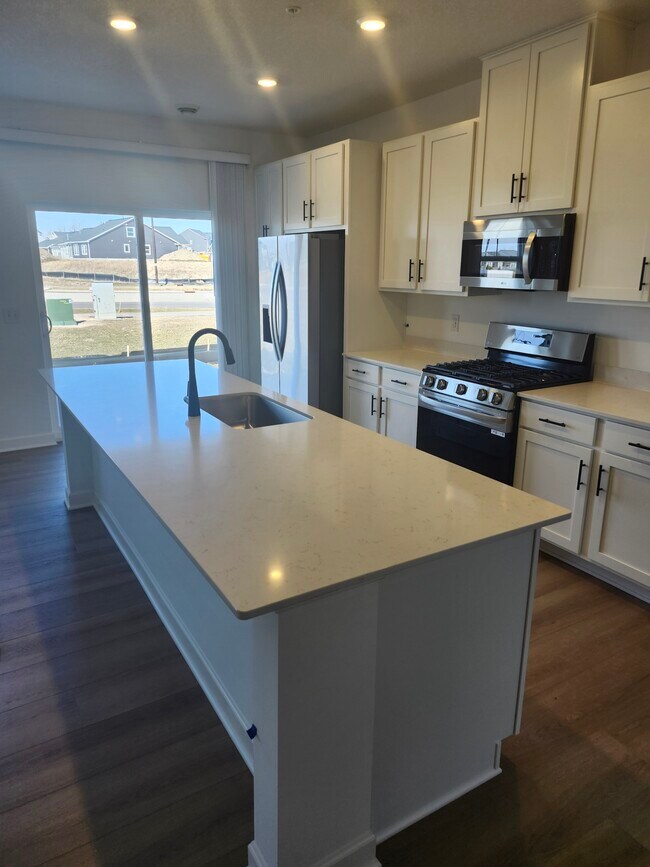 Building Photo - 10531 Harbor Ln N