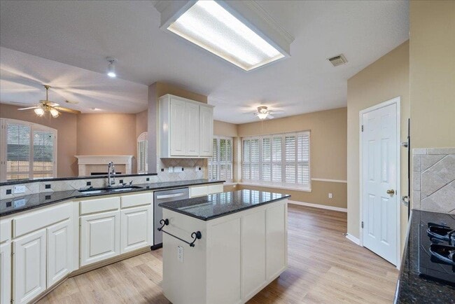Building Photo - 1414 Dapplegrey Ln