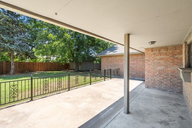 Building Photo - Well-Kept Home in Crosby Park Estates