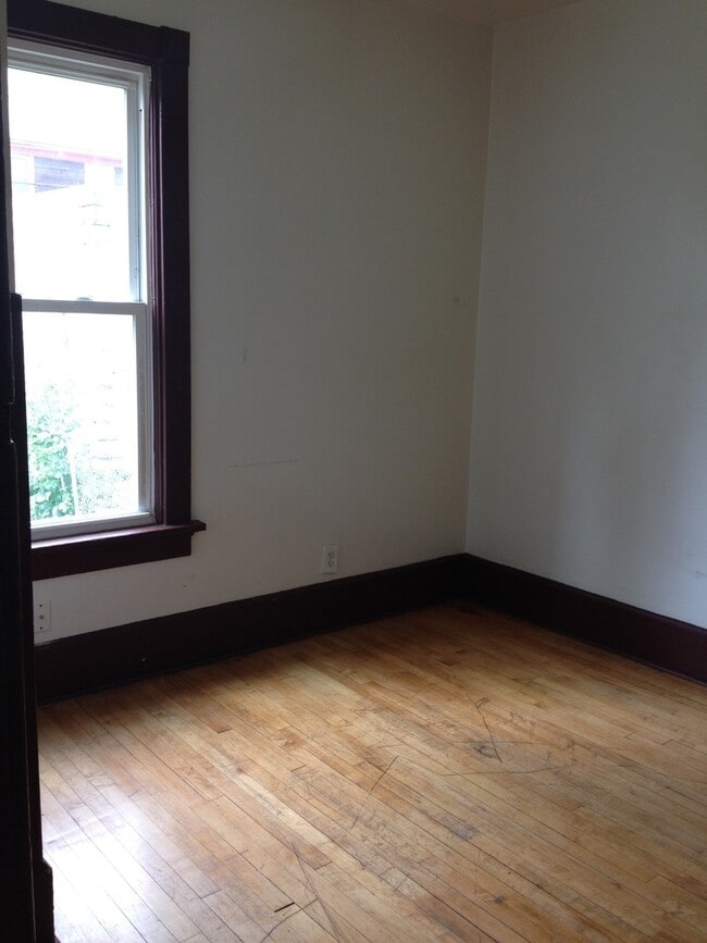 Building Photo - 3167 N Holton St