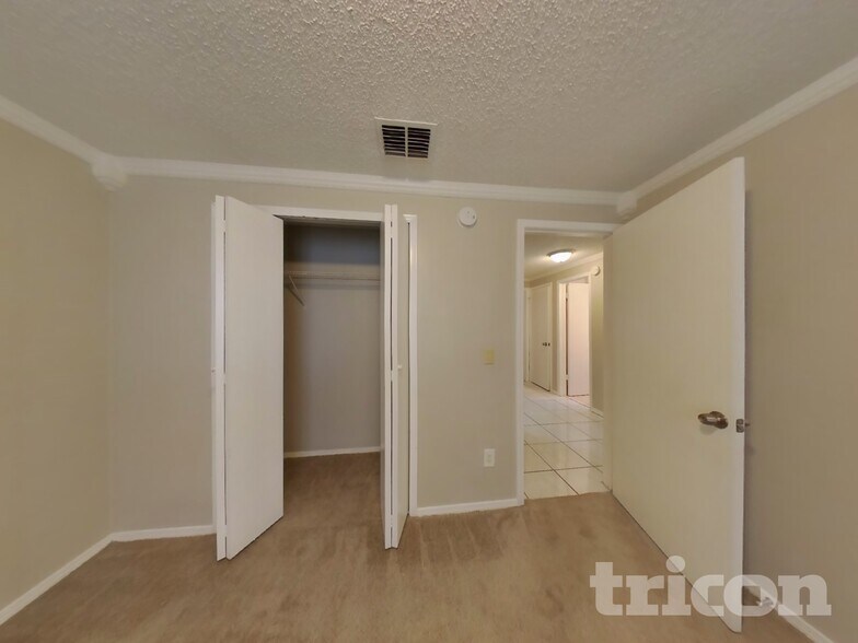 Building Photo - 8252 Yolanda Ct
