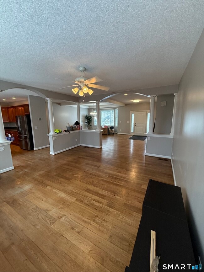 Building Photo - 104 Valley View Rd