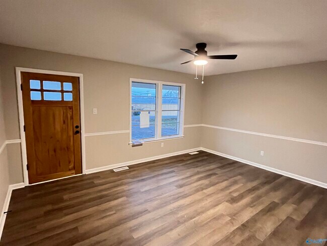 Building Photo - 1506 Coleman Ave