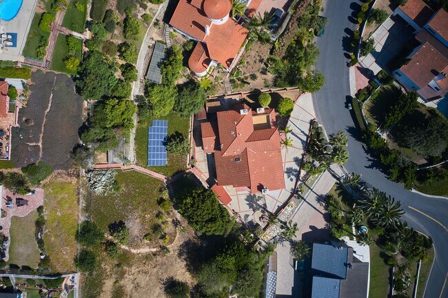 Building Photo - Aqua Vista - Entertainers Playhouse