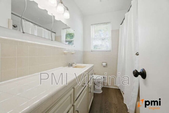 Building Photo - 4012 Nina Dr