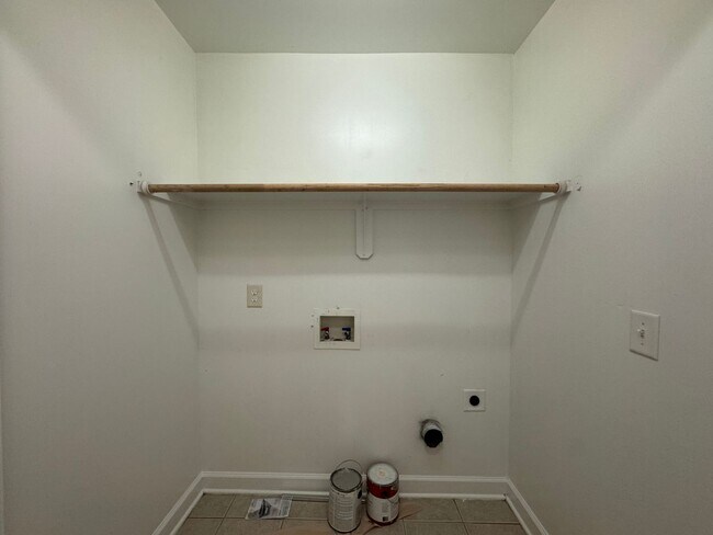 Building Photo - 3 Bedroom Near Downtown Wake Forest