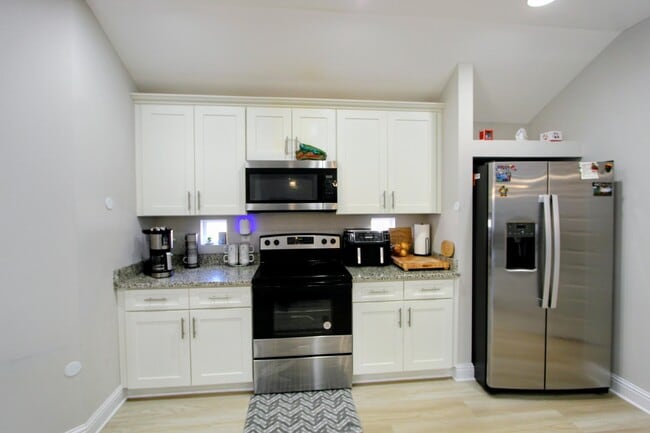 Building Photo - 5438 Lee Farm Blvd