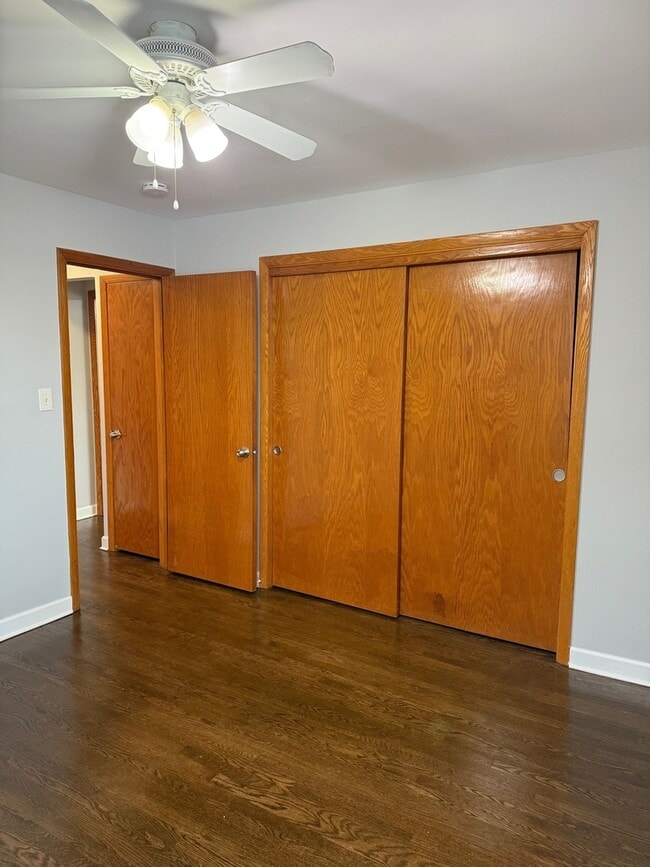 Building Photo - 8614 W Berwyn Ave