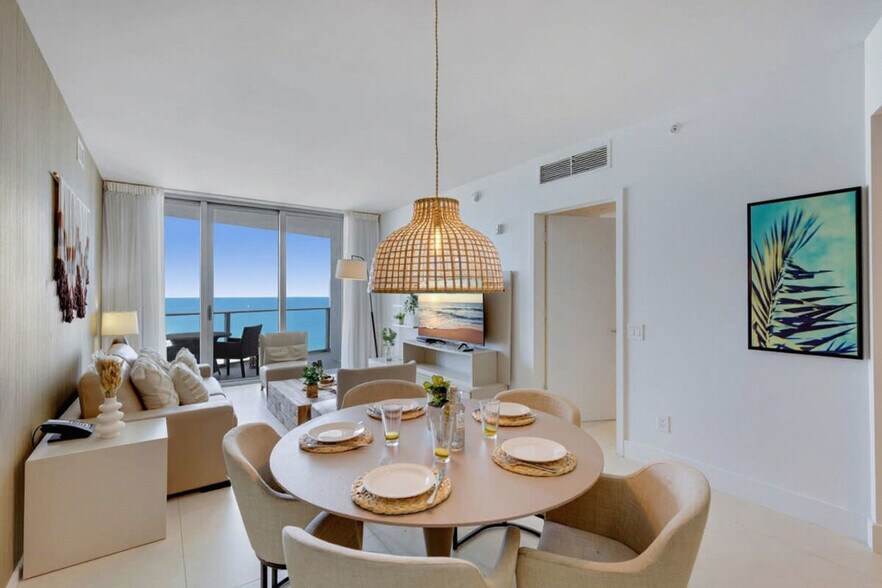 Building Photo - 4111 S Ocean Dr