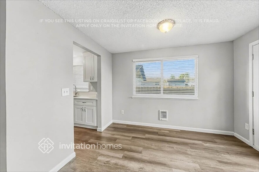 Building Photo - 12428 42nd Ave NE