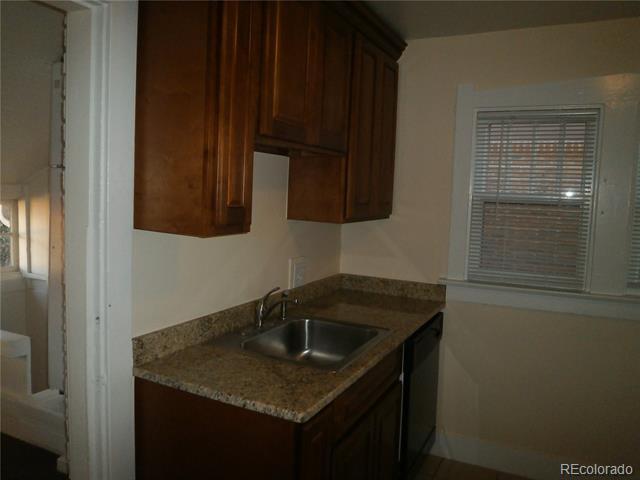 Building Photo - 1370 S Columbine St