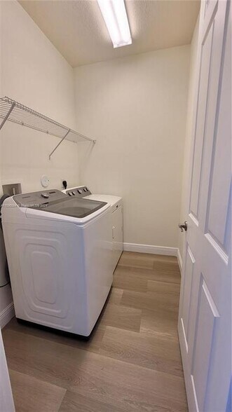 Building Photo - 6959 Long Pine Cir