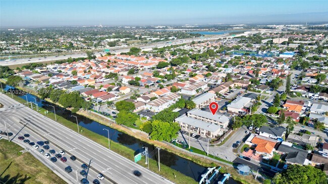Building Photo - 710 SW 114th Ave