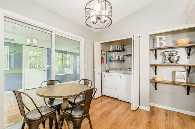 Building Photo - 3539 Westbay Dr