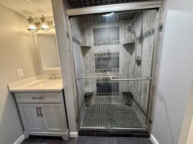 Building Photo - 3 Alaska Ave