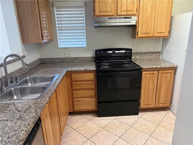 Building Photo - 5055 W Hacienda Ave