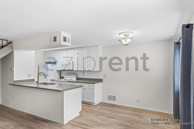 Building Photo - 5730 Allen Ave