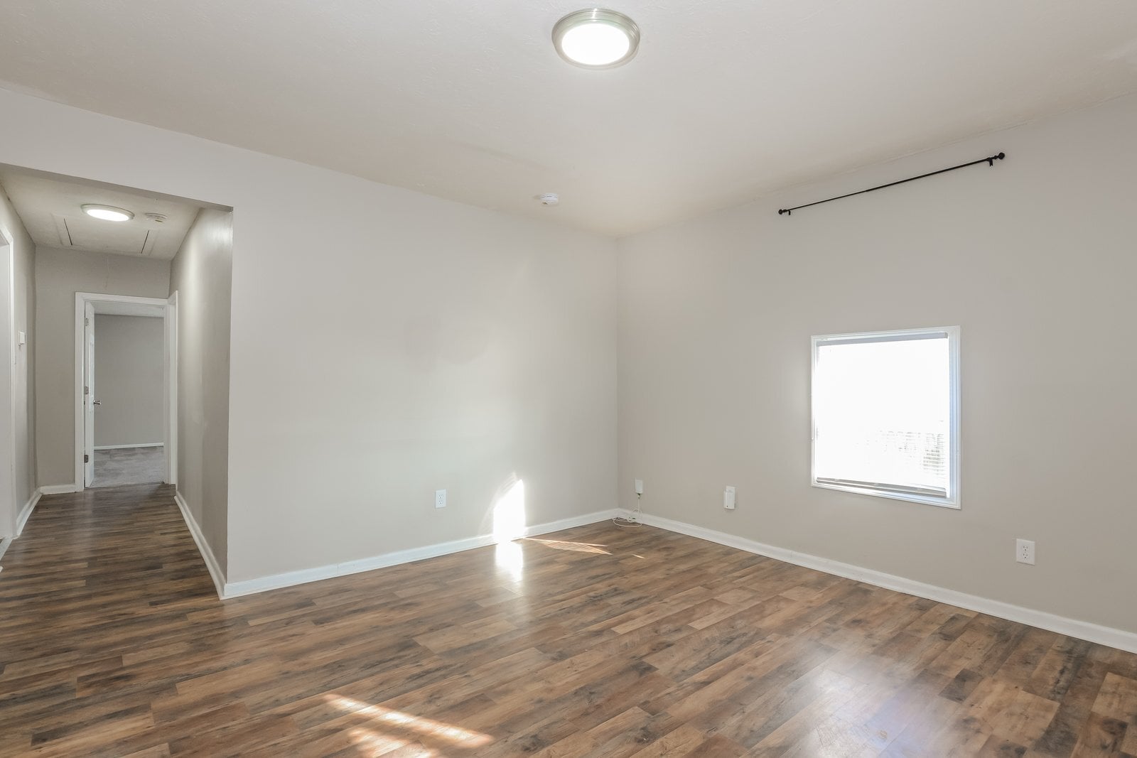 Building Photo - 1515 Villa Ave