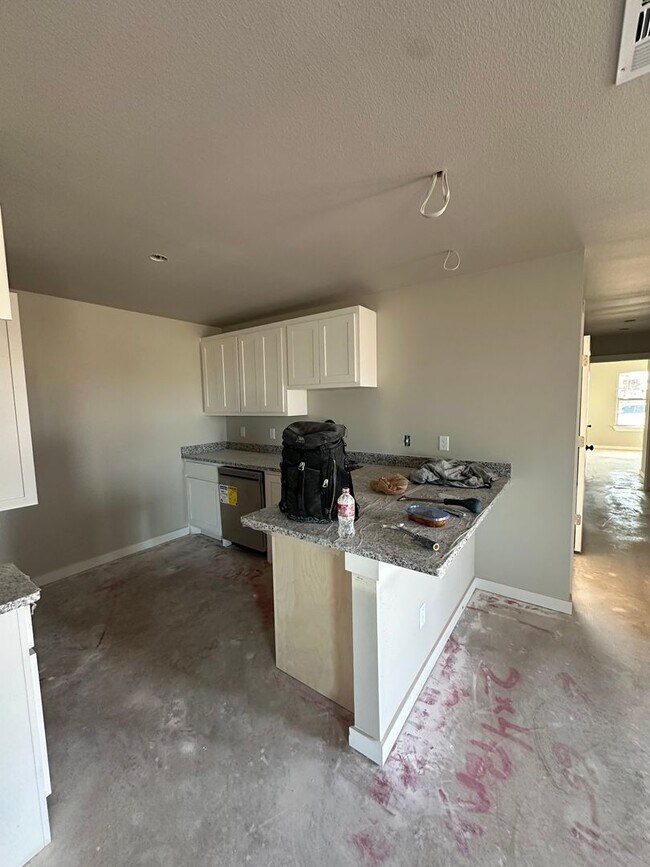 Building Photo - Modern Living Starts Here — Pre-Leasing at Hampton Hills!