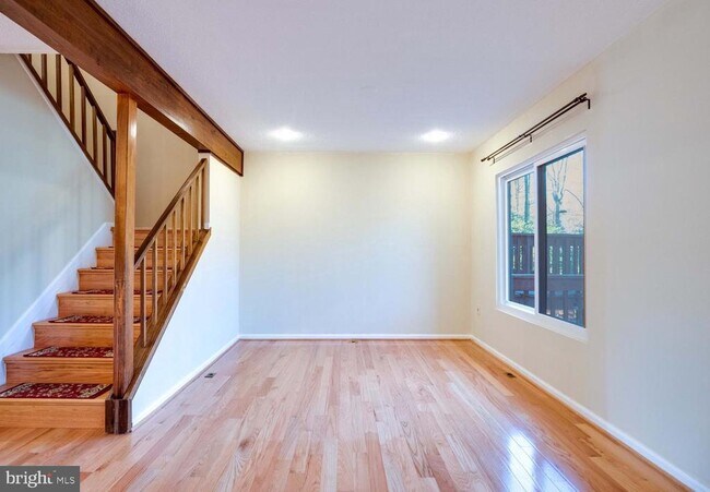 Building Photo - 2303 Glade Bank Way