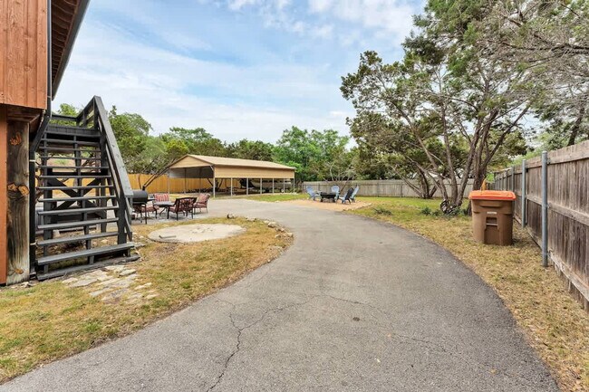 Building Photo - 1142 Amanda