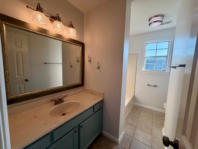Building Photo - 848 Daimler Dr