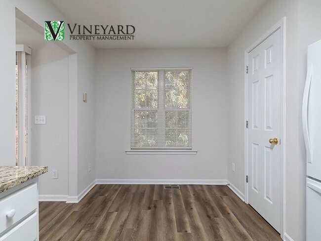 Building Photo - 3684 Autumn View Dr