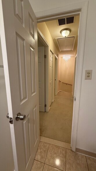 Building Photo - 7415 Fountain Head Dr