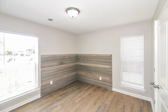 Building Photo - 8331 Grayce Dr