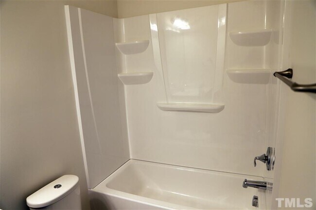 Building Photo - 315 King Closer Dr