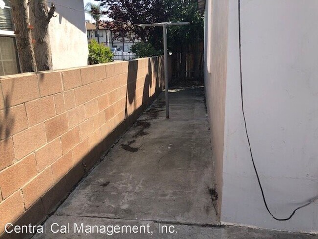 Building Photo - 2 br, 1 bath House - 2124 Pacific St