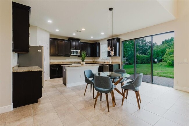 Building Photo - 1389 Heritage Landings Dr