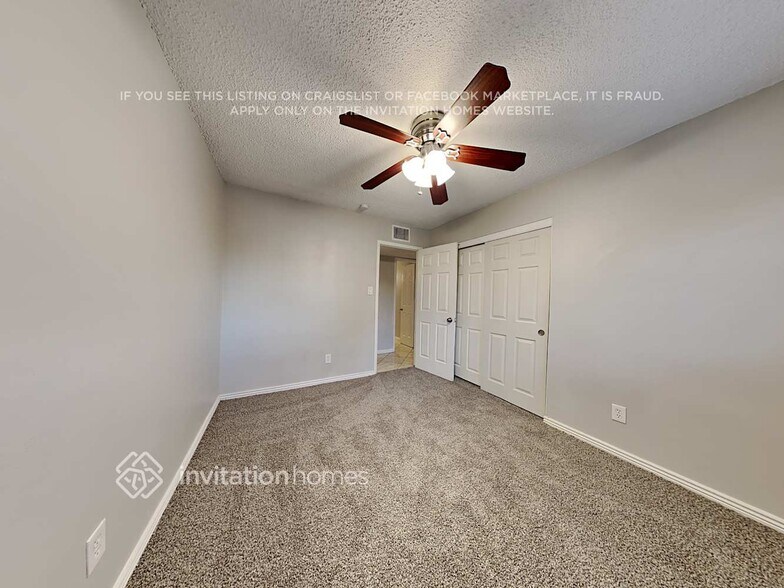 Building Photo - 6008 N 61st Dr