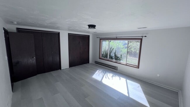 Building Photo - Peaceful Country Setting – Beautiful 5-Bed...