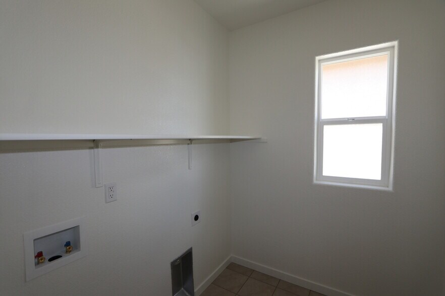Building Photo - 3707 Red Fir Ln