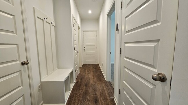 Building Photo - Spacious like new home in Hermitage FOR LEASE