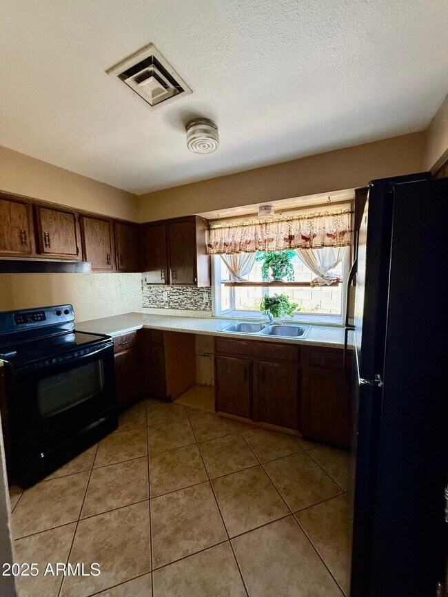 Building Photo - 8738 W Columbus Ave