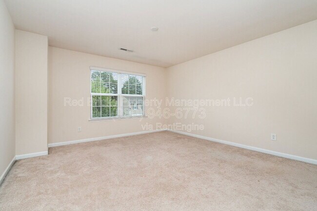 Building Photo - 493 Twelve Oaks Ln