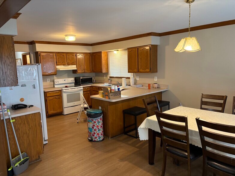Building Photo - 50989 Middle River Dr