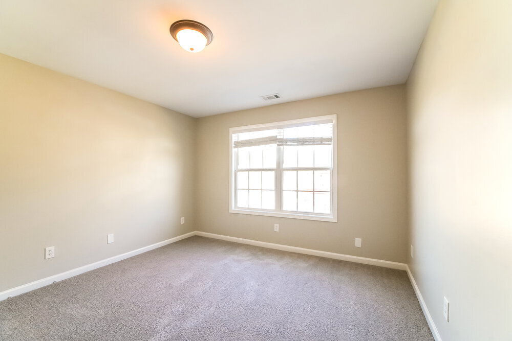 Building Photo - 5432 The Vyne Ave