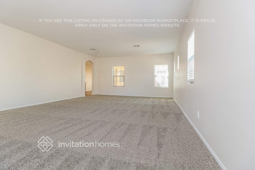 Building Photo - 15949 W Mauna Loa Ln