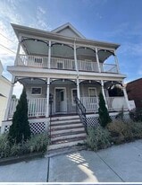 Building Photo - 211 Elm St